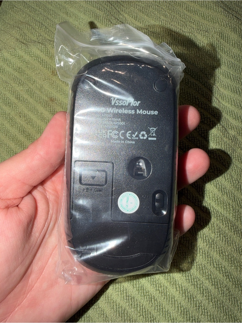 Compact Bluetooth Gray Wireless Computer Mouse - Minimal Design - Picture 2 of 6